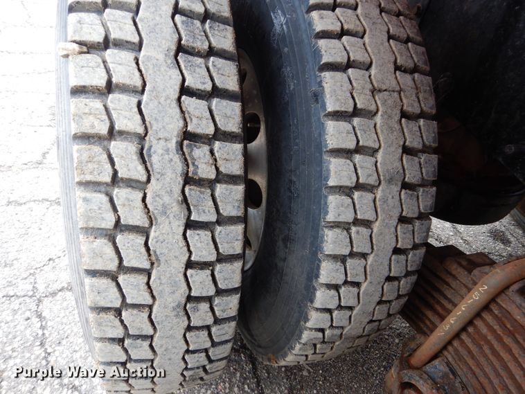 image for item GW9710 2013 Mack Granite dump truck