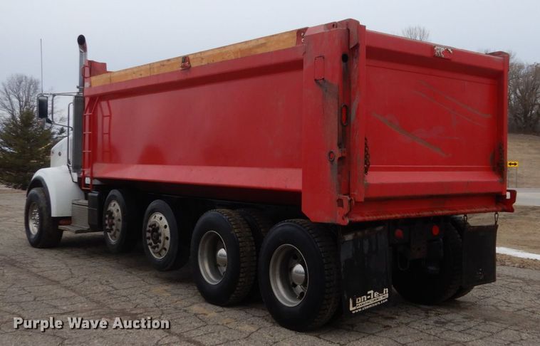 image for item GW9711 2006 Peterbilt 357 dump truck