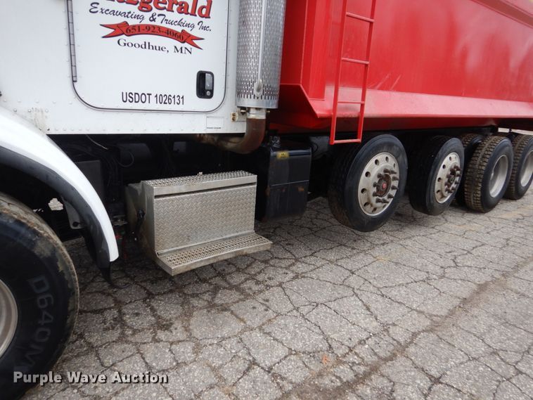 image for item GW9711 2006 Peterbilt 357 dump truck