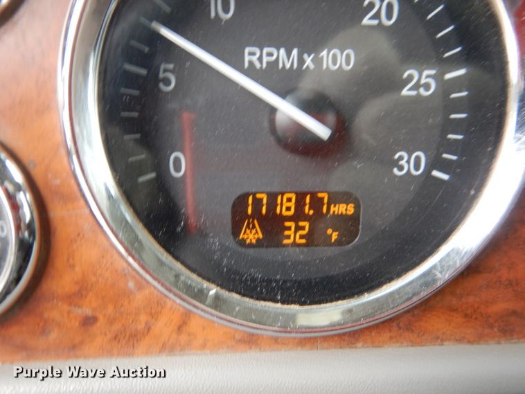 image for item GW9711 2006 Peterbilt 357 dump truck