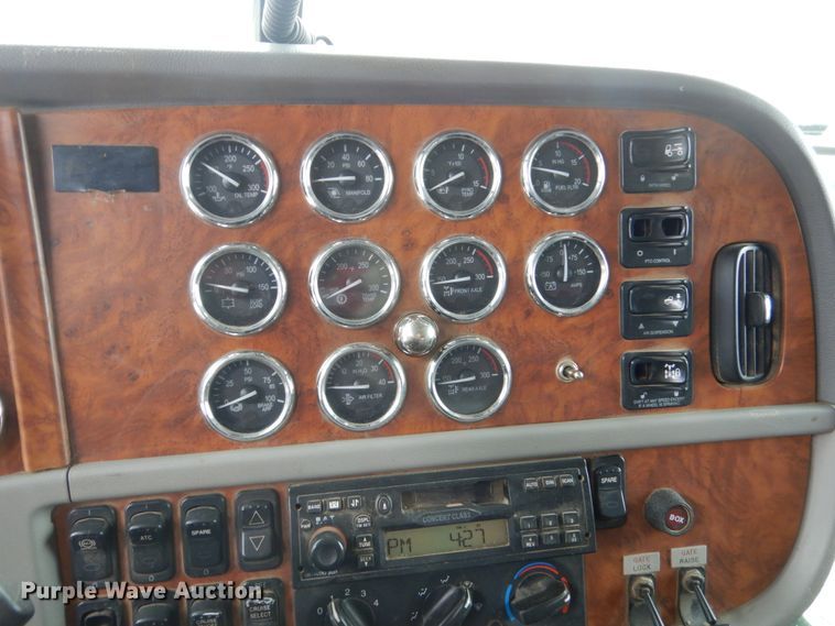 image for item GW9711 2006 Peterbilt 357 dump truck