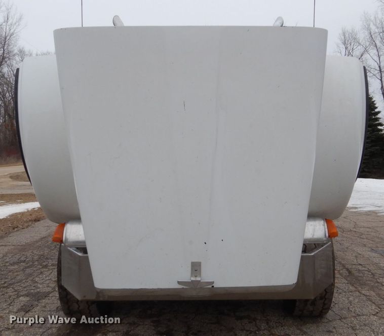 image for item GW9711 2006 Peterbilt 357 dump truck