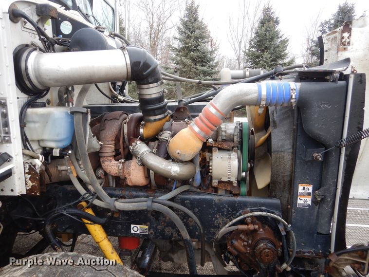 image for item GW9711 2006 Peterbilt 357 dump truck