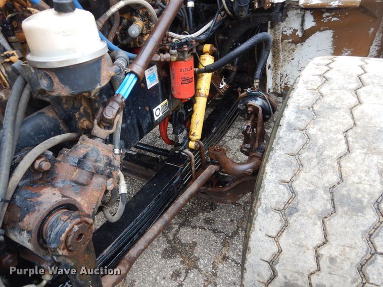 image for item GW9711 2006 Peterbilt 357 dump truck