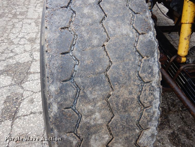 image for item GW9711 2006 Peterbilt 357 dump truck