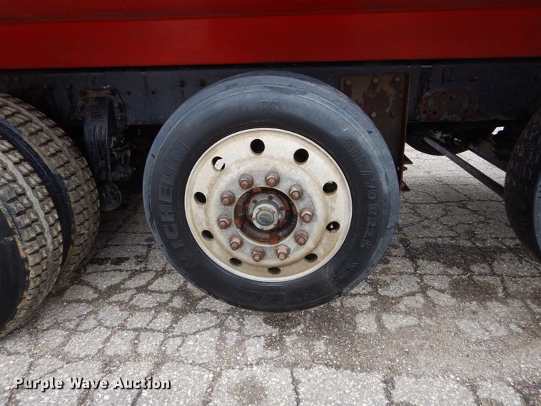 image for item GW9711 2006 Peterbilt 357 dump truck