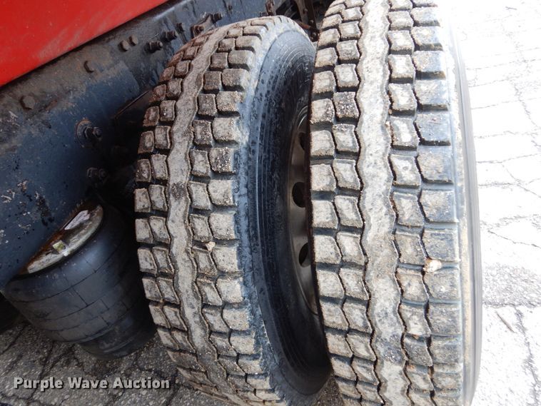 image for item GW9711 2006 Peterbilt 357 dump truck