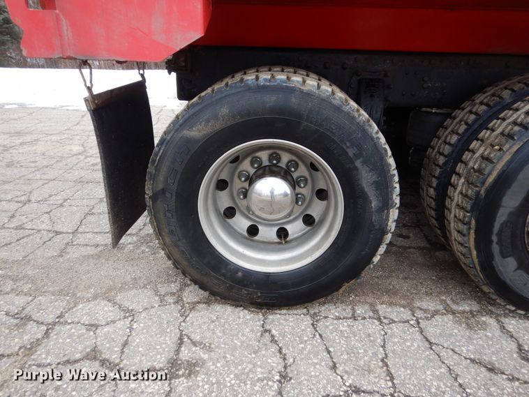 image for item GW9711 2006 Peterbilt 357 dump truck