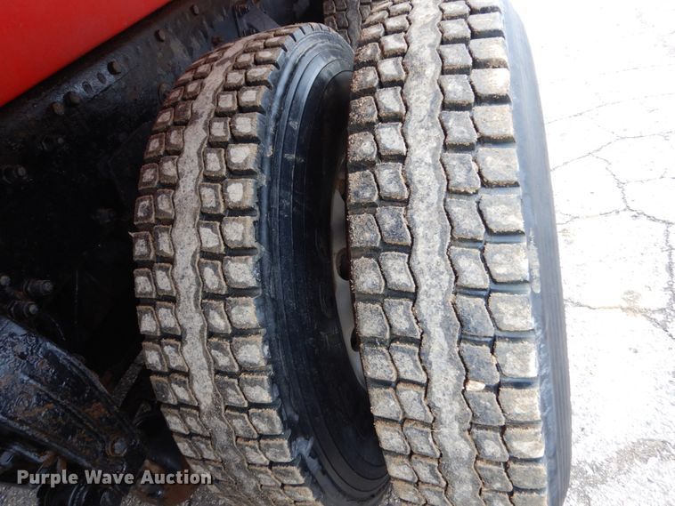 image for item GW9711 2006 Peterbilt 357 dump truck