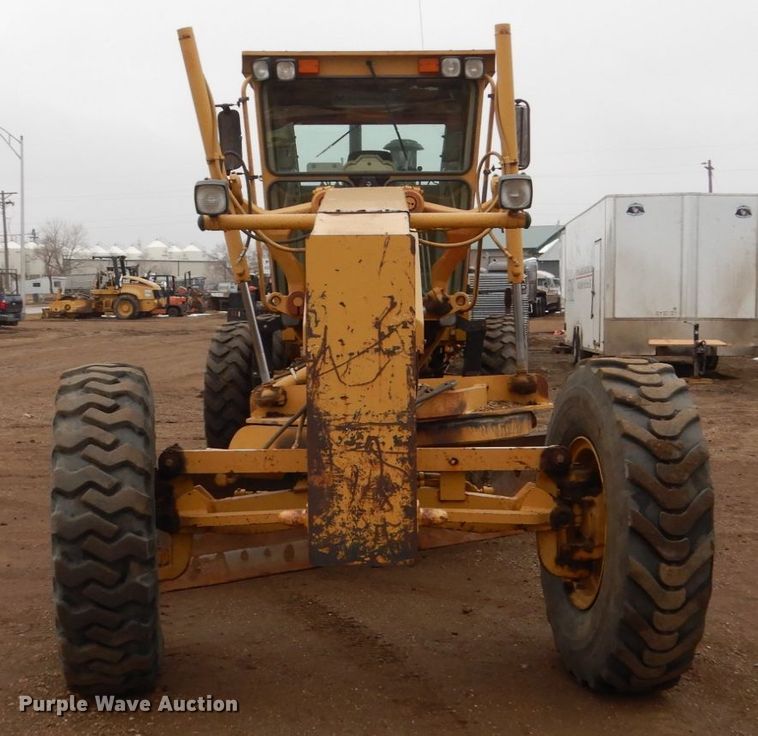 image for item DF5943 2000 Caterpillar 140H motor grader