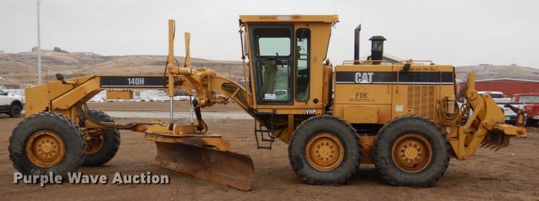 image for item DF5943 2000 Caterpillar 140H motor grader