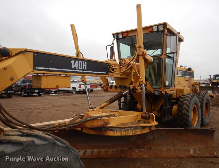 image for item DF5943 2000 Caterpillar 140H motor grader