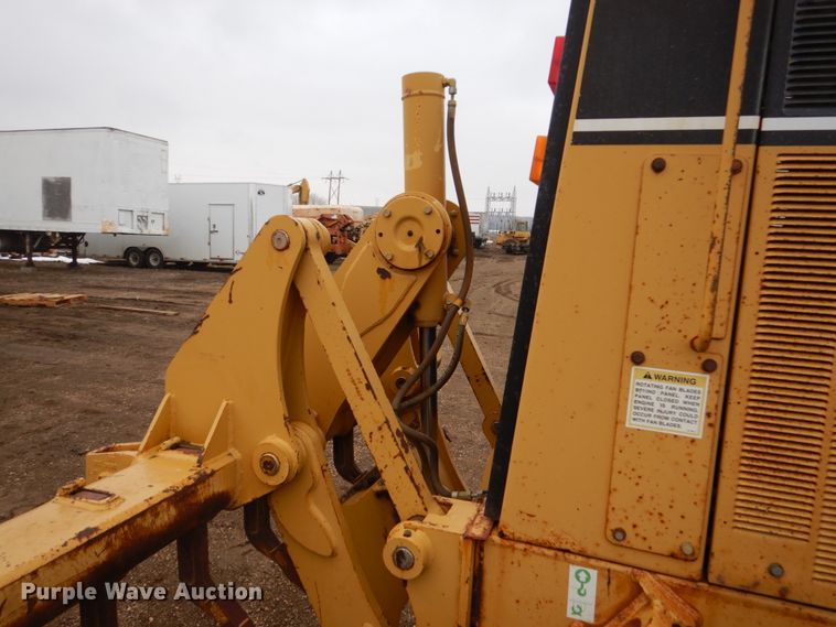image for item DF5943 2000 Caterpillar 140H motor grader