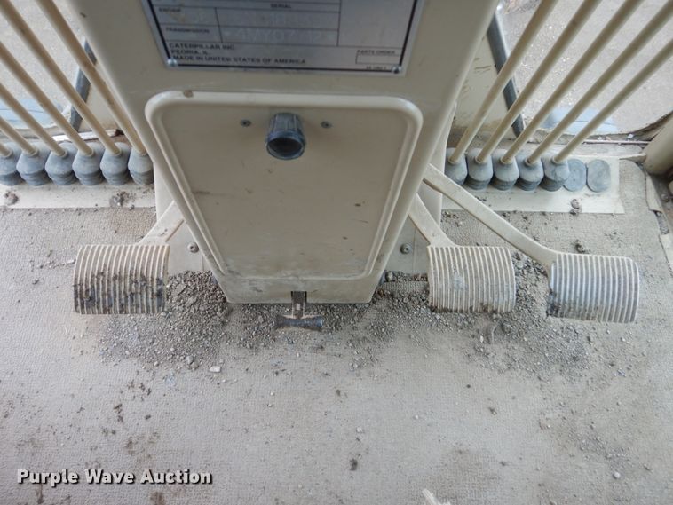 image for item DF5943 2000 Caterpillar 140H motor grader