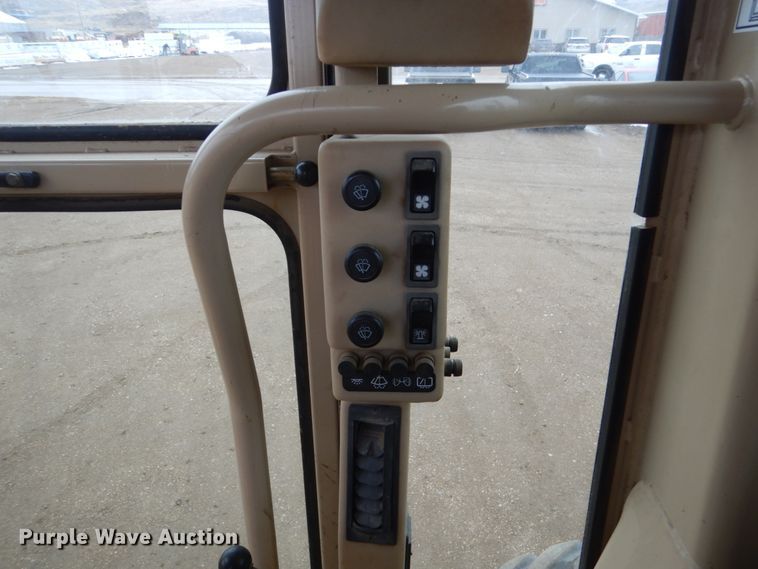 image for item DF5943 2000 Caterpillar 140H motor grader