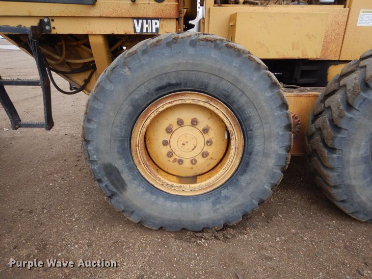 image for item DF5943 2000 Caterpillar 140H motor grader