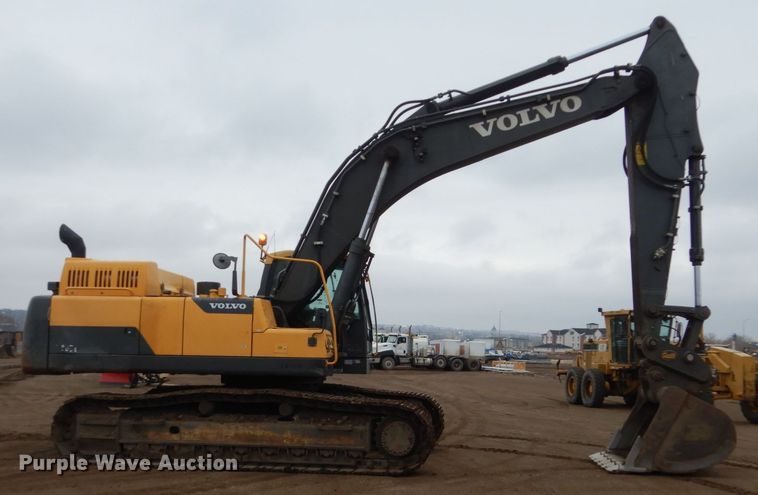 image for item DF5945 2012 Volvo EC380DL excavator