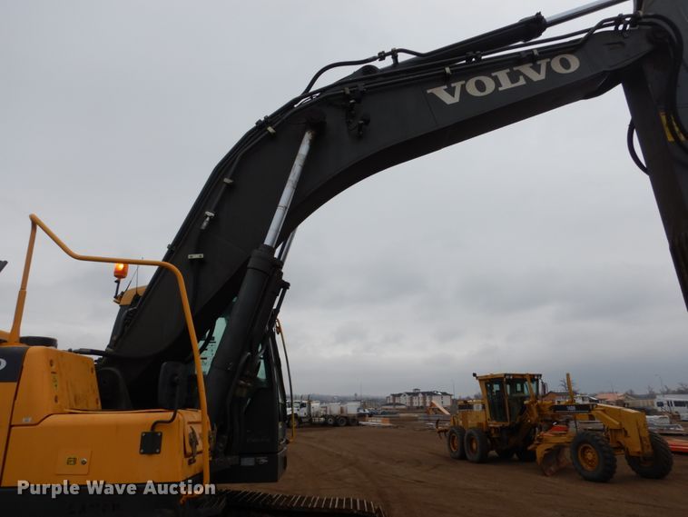 image for item DF5945 2012 Volvo EC380DL excavator