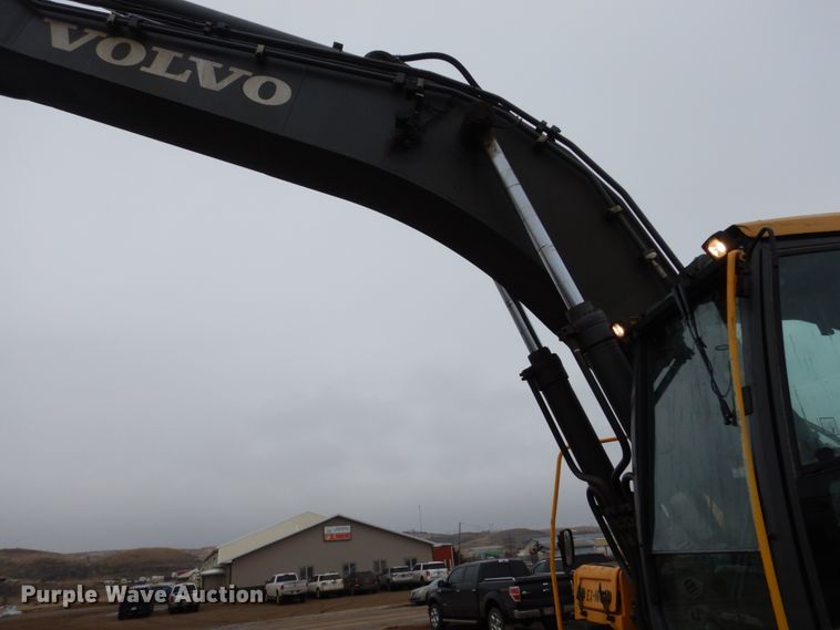 image for item DF5945 2012 Volvo EC380DL excavator