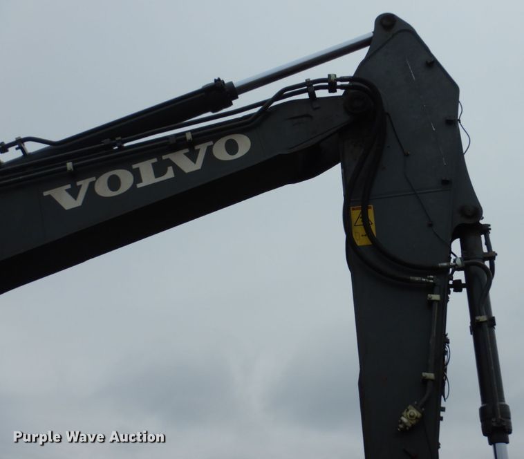 image for item DF5945 2012 Volvo EC380DL excavator