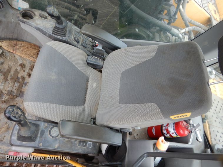 image for item DF5945 2012 Volvo EC380DL excavator