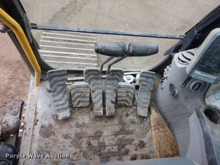 image for item DF5945 2012 Volvo EC380DL excavator