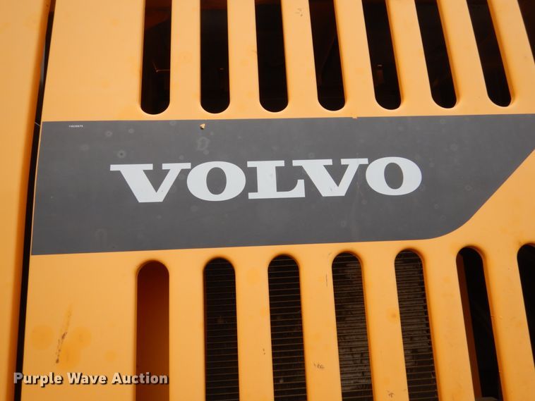 image for item DF5945 2012 Volvo EC380DL excavator