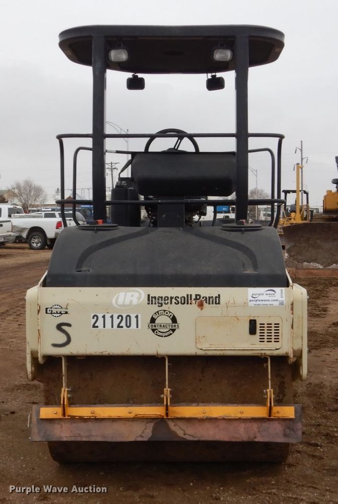 image for item DF5946 Ingersoll Rand CR-70 vibratory combination roller