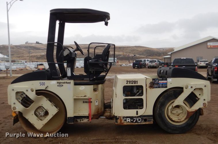 image for item DF5946 Ingersoll Rand CR-70 vibratory combination roller
