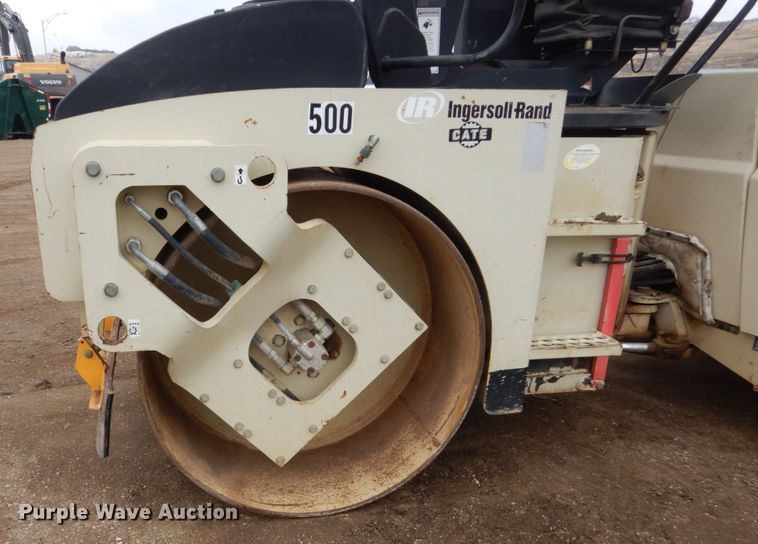 image for item DF5946 Ingersoll Rand CR-70 vibratory combination roller