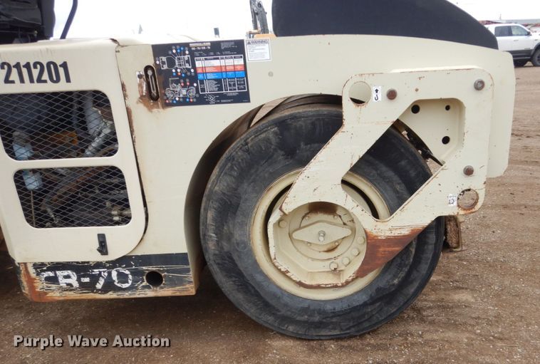 image for item DF5946 Ingersoll Rand CR-70 vibratory combination roller
