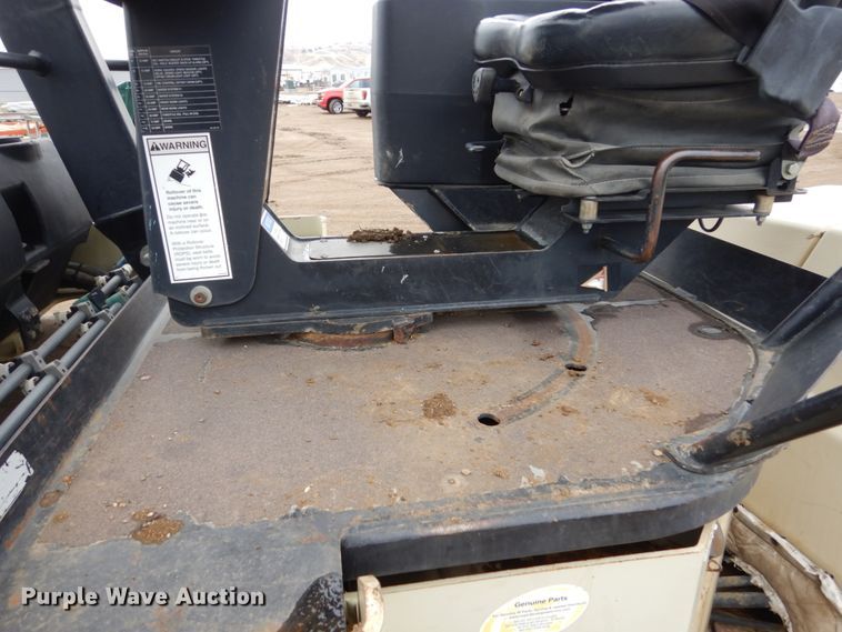 image for item DF5946 Ingersoll Rand CR-70 vibratory combination roller