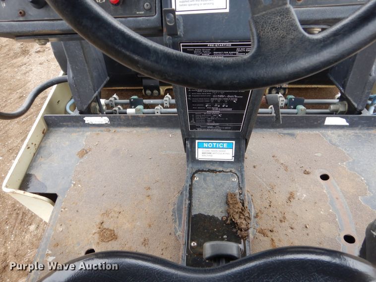 image for item DF5946 Ingersoll Rand CR-70 vibratory combination roller