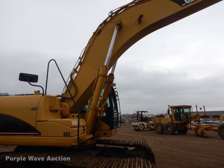 image for item DF5947 2007 Caterpillar 330D excavator