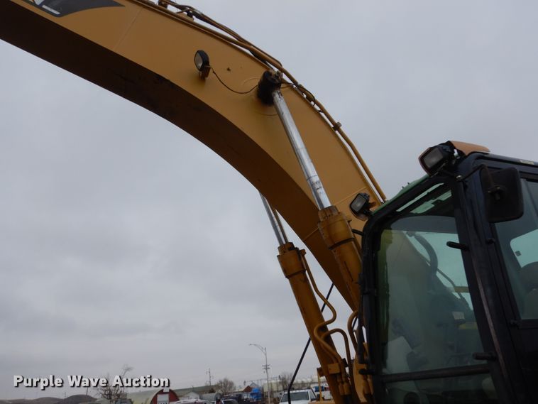 image for item DF5947 2007 Caterpillar 330D excavator