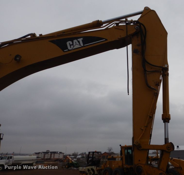 image for item DF5947 2007 Caterpillar 330D excavator