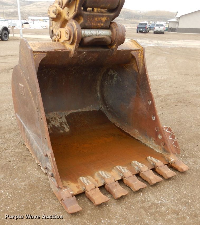 image for item DF5947 2007 Caterpillar 330D excavator