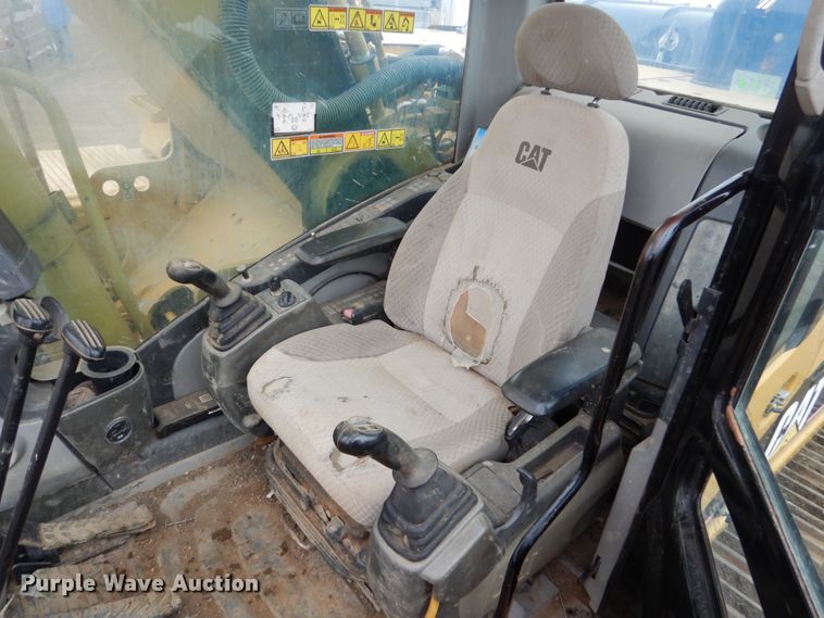 image for item DF5947 2007 Caterpillar 330D excavator