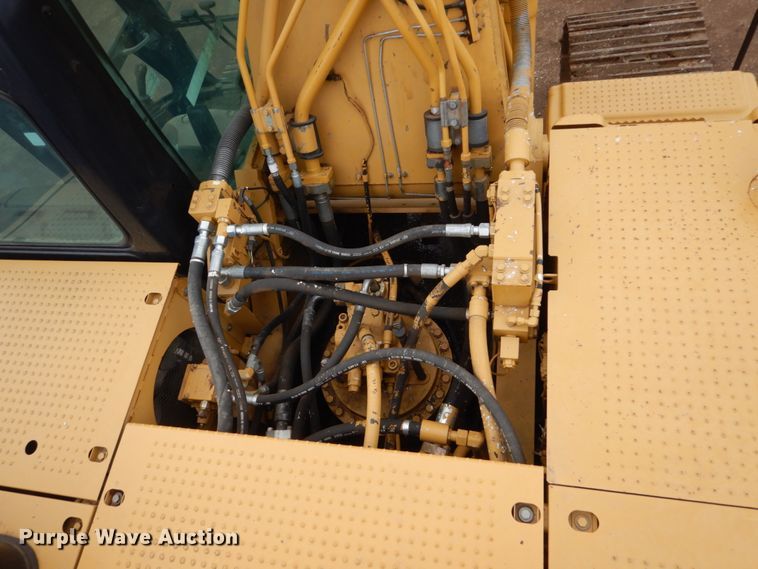 image for item DF5947 2007 Caterpillar 330D excavator
