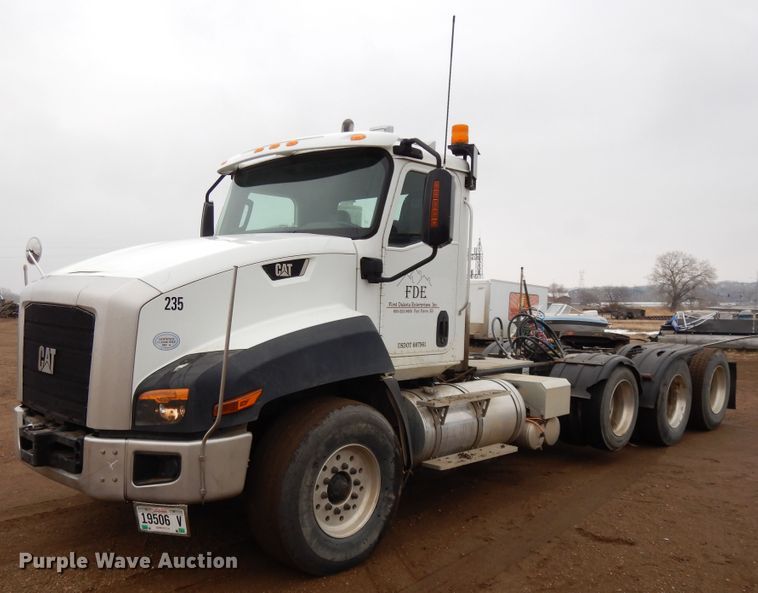 image for item DF5948 2013 Caterpillar CT660 semi truck