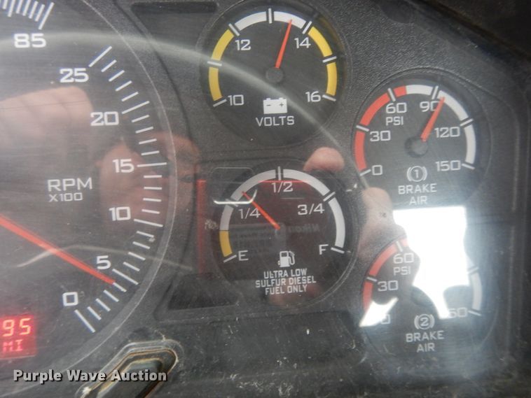 image for item DF5948 2013 Caterpillar CT660 semi truck