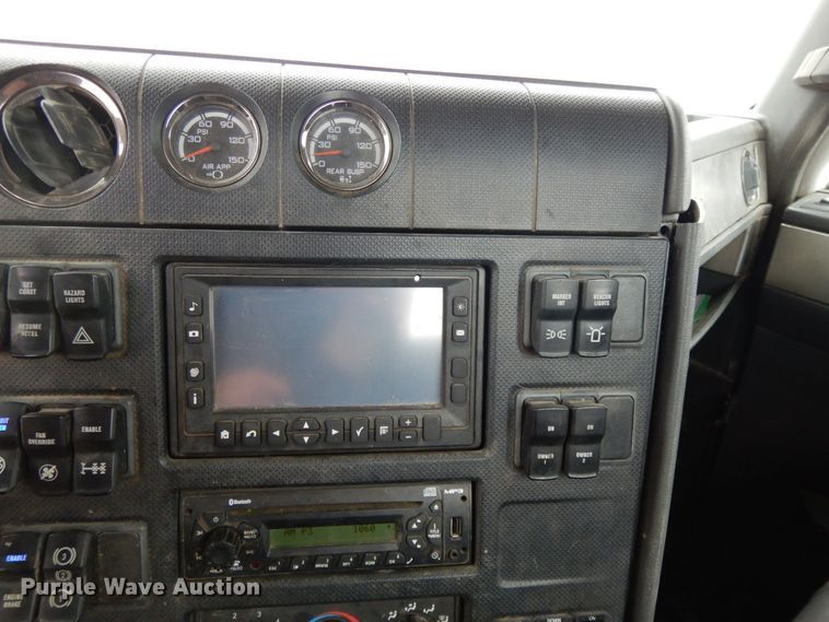 image for item DF5948 2013 Caterpillar CT660 semi truck