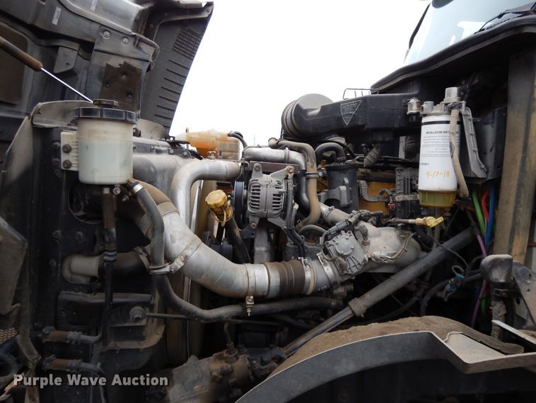 image for item DF5948 2013 Caterpillar CT660 semi truck