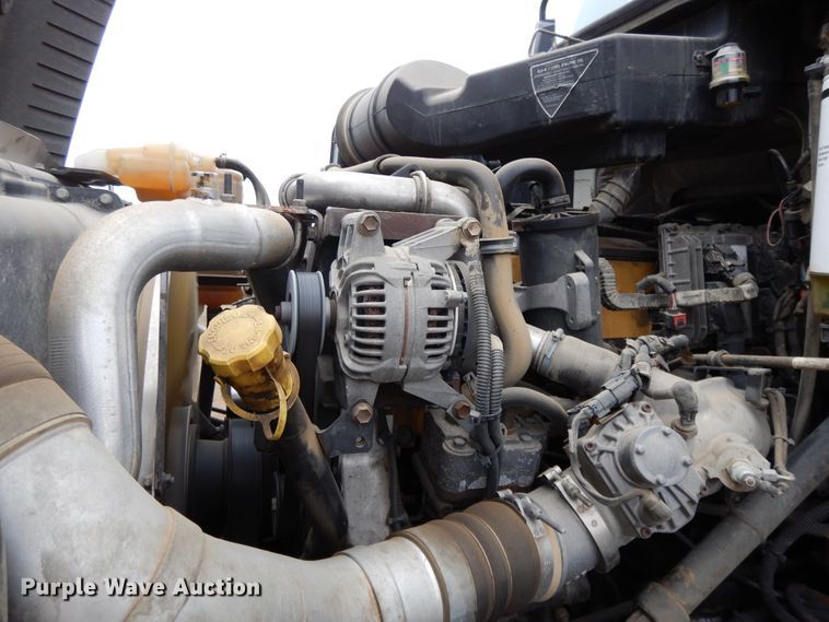 image for item DF5948 2013 Caterpillar CT660 semi truck