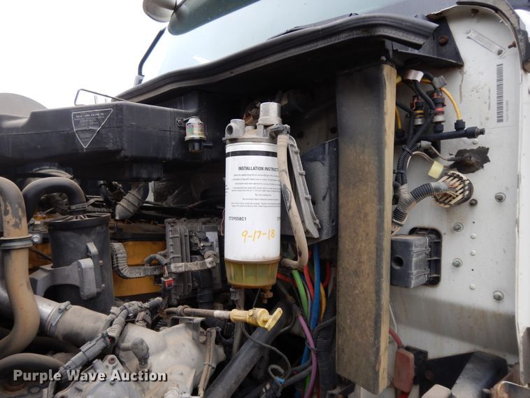 image for item DF5948 2013 Caterpillar CT660 semi truck