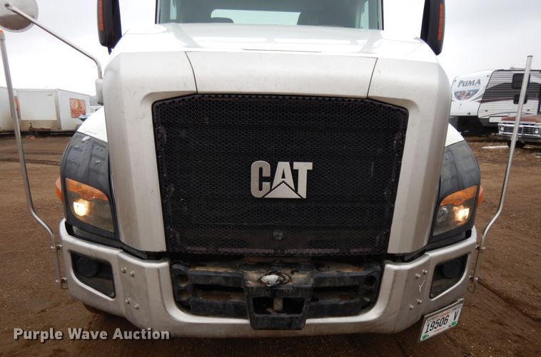 image for item DF5948 2013 Caterpillar CT660 semi truck