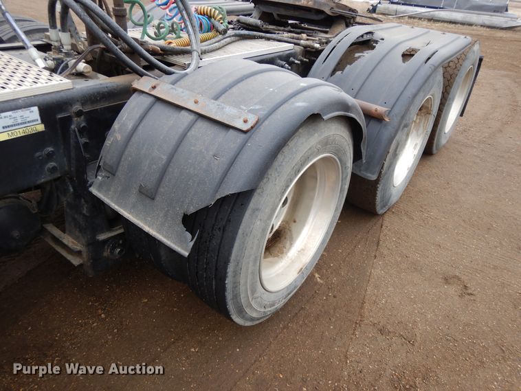 image for item DF5948 2013 Caterpillar CT660 semi truck