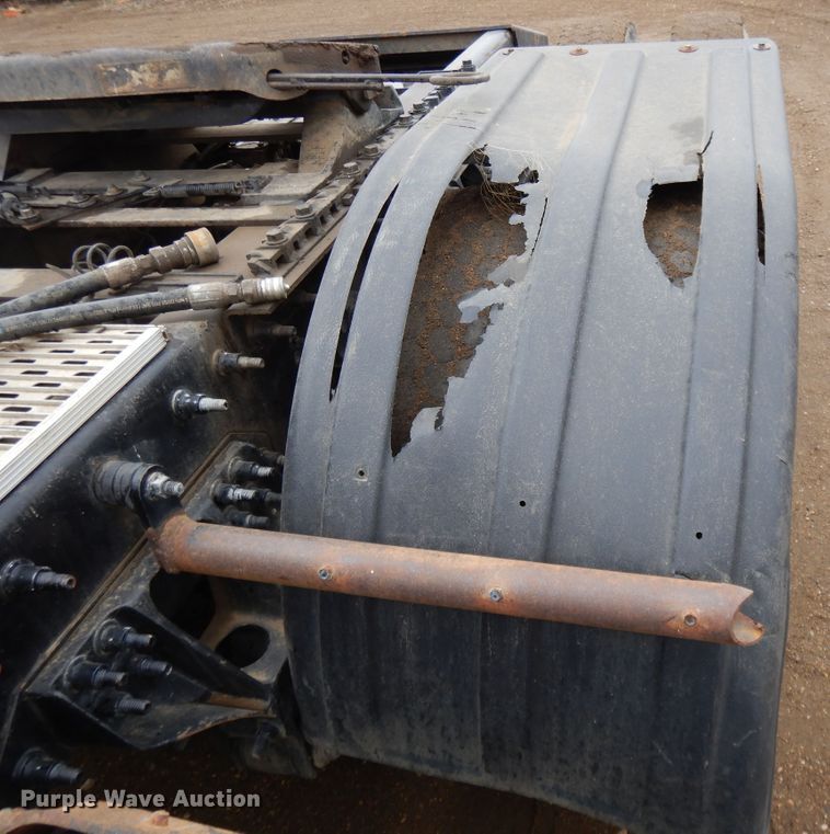 image for item DF5948 2013 Caterpillar CT660 semi truck