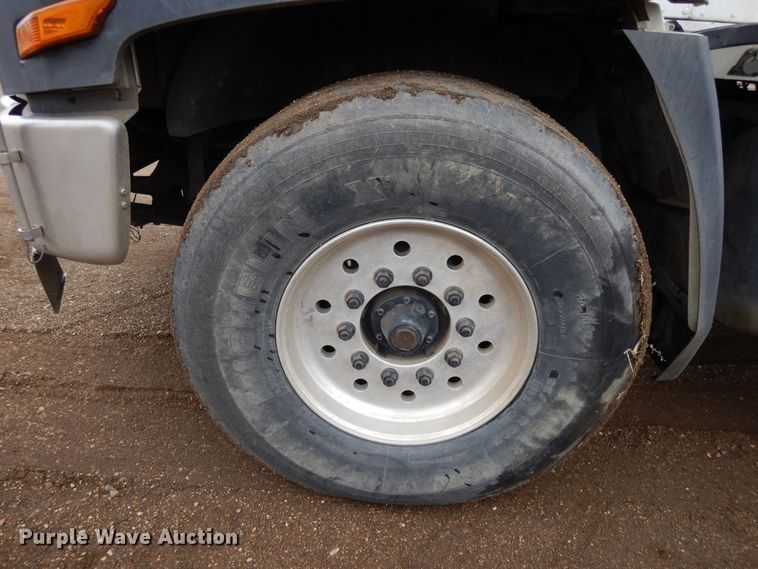 image for item DF5948 2013 Caterpillar CT660 semi truck