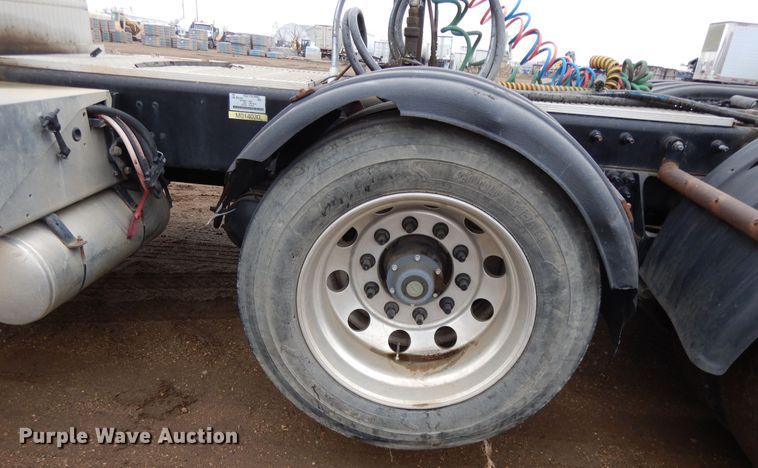 image for item DF5948 2013 Caterpillar CT660 semi truck